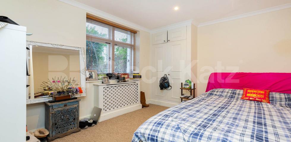 			CONVERTED HOUSE IN CAMDEN SQUARE!, 2 Bedroom, 1 bath, 1 reception Ground Floor Flat			 Cantelowes Road, CAMDEN SQUARE